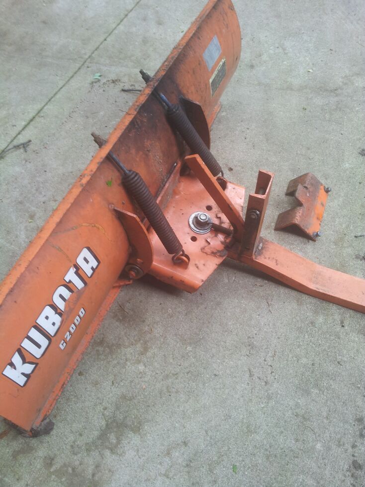 Kubota G2000 Front Snow plow / Dirt / Gradng Blade 4' Fits G4200 G5200